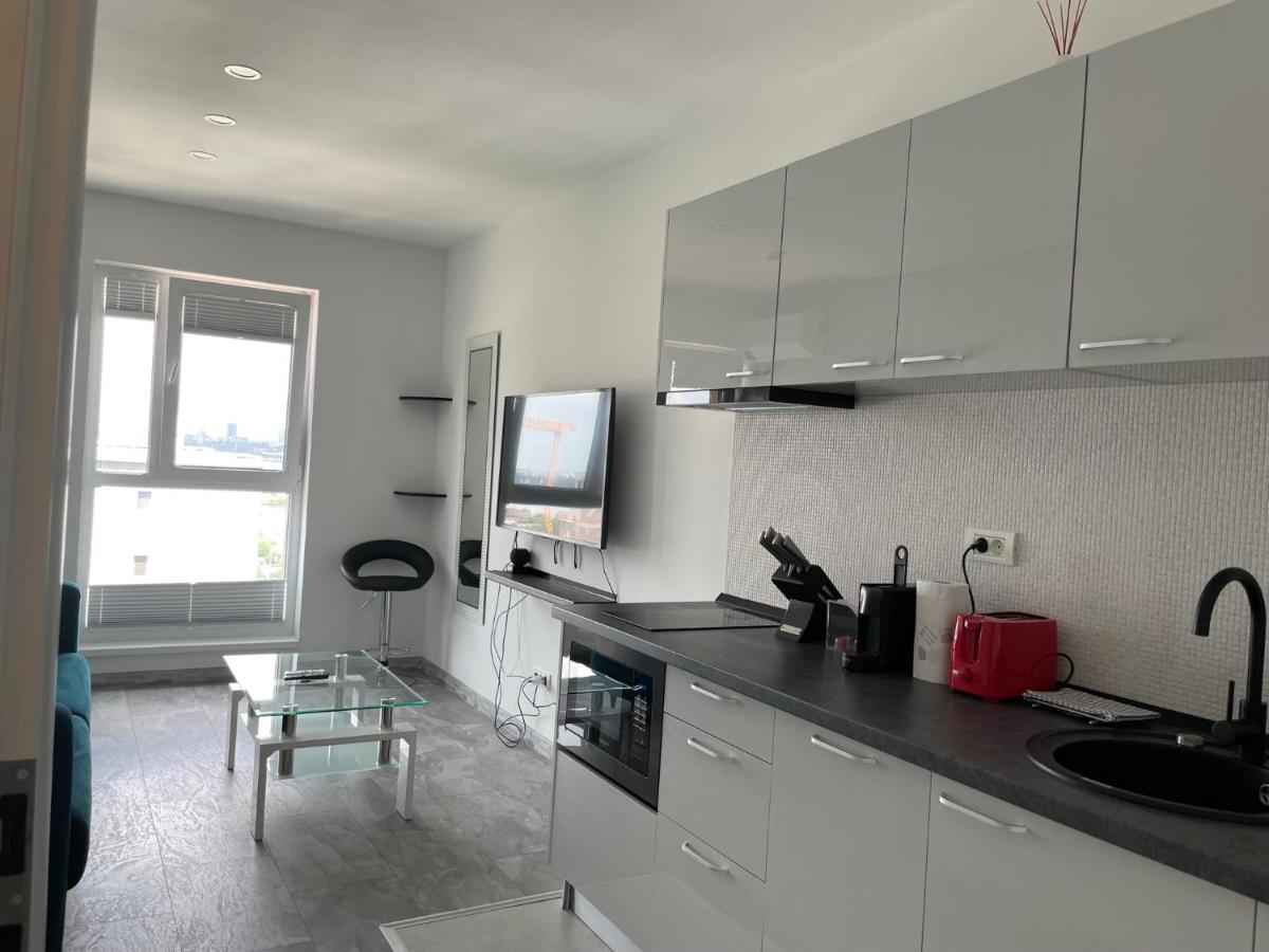 Cozy 2-Room Penthouse Lakeview W14 Bucarest Exterior foto